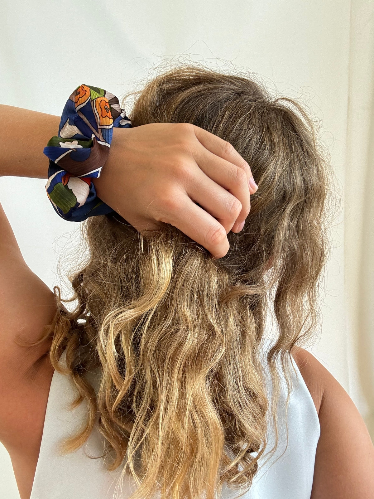 Scrunchie - Blau/ Orange Blumen