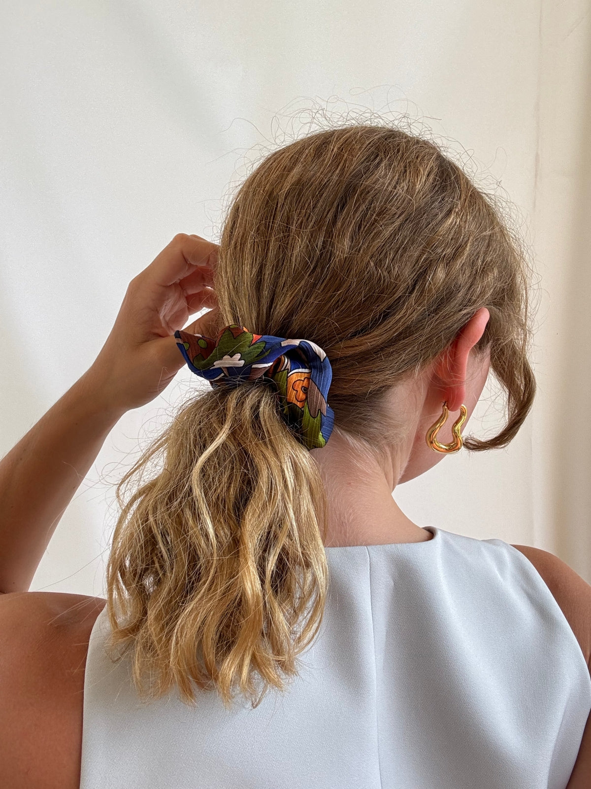 Scrunchie - Blau/ Orange Blumen